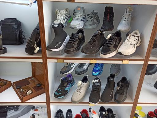 عکس بوتیک و کیف و کفش شیک شی