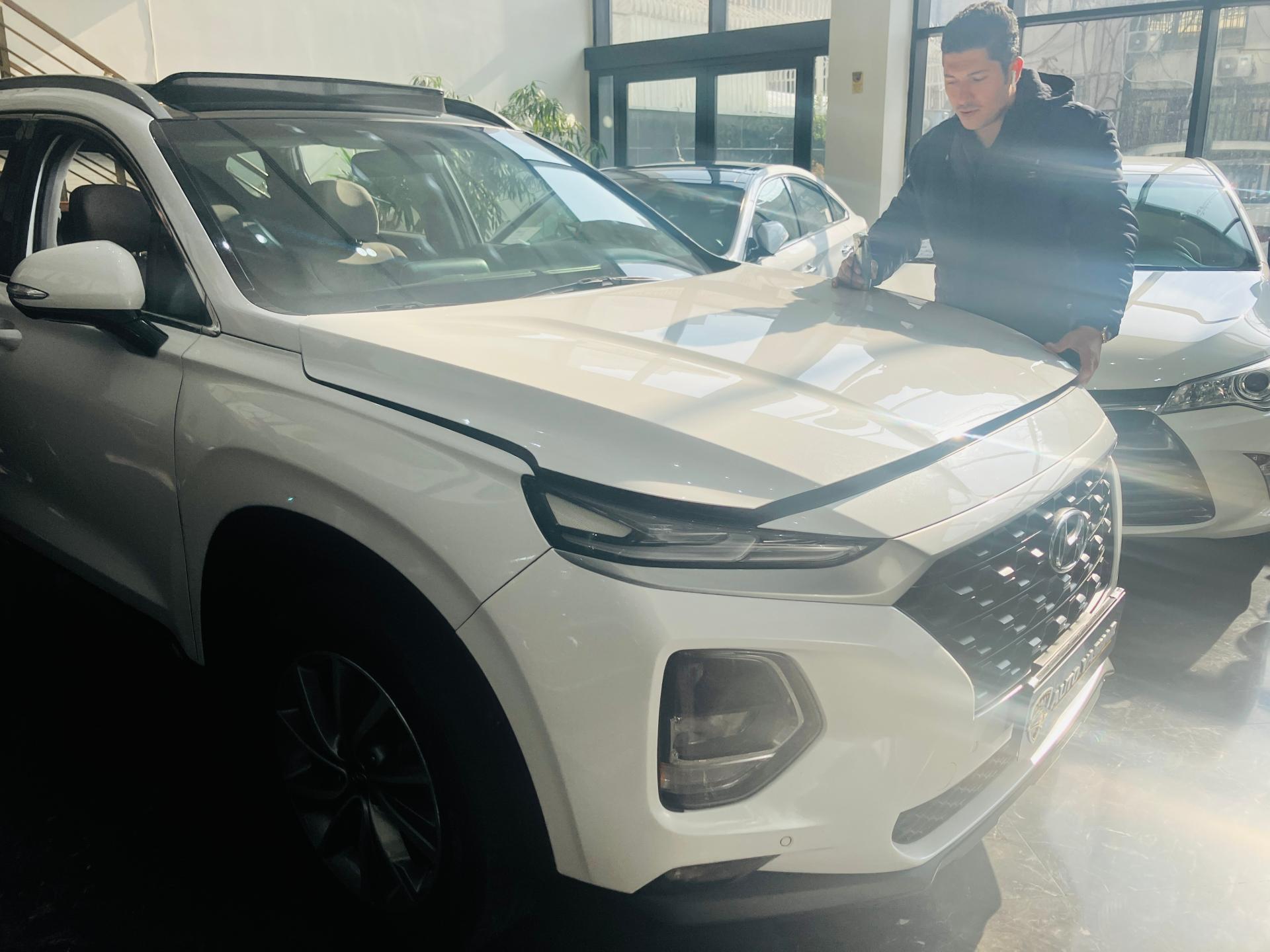 عکس کارشناس خودرو حسن زاده