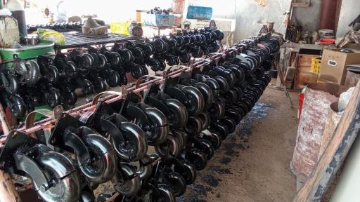 عکس تولیدی چرخ‌های صنعتی سعادت