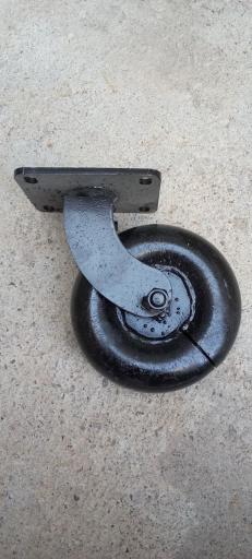 عکس تولیدی چرخ‌های صنعتی سعادت