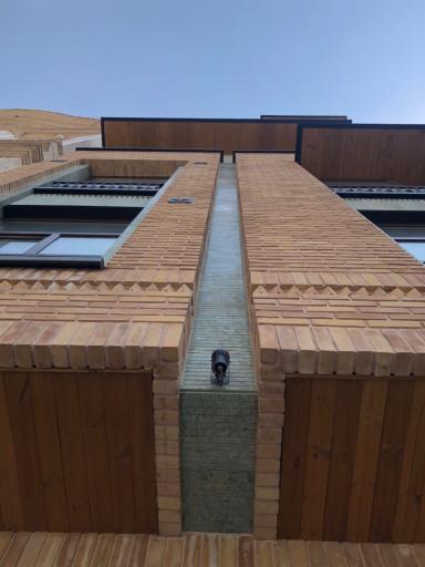 عکس ساختمان سپیدار