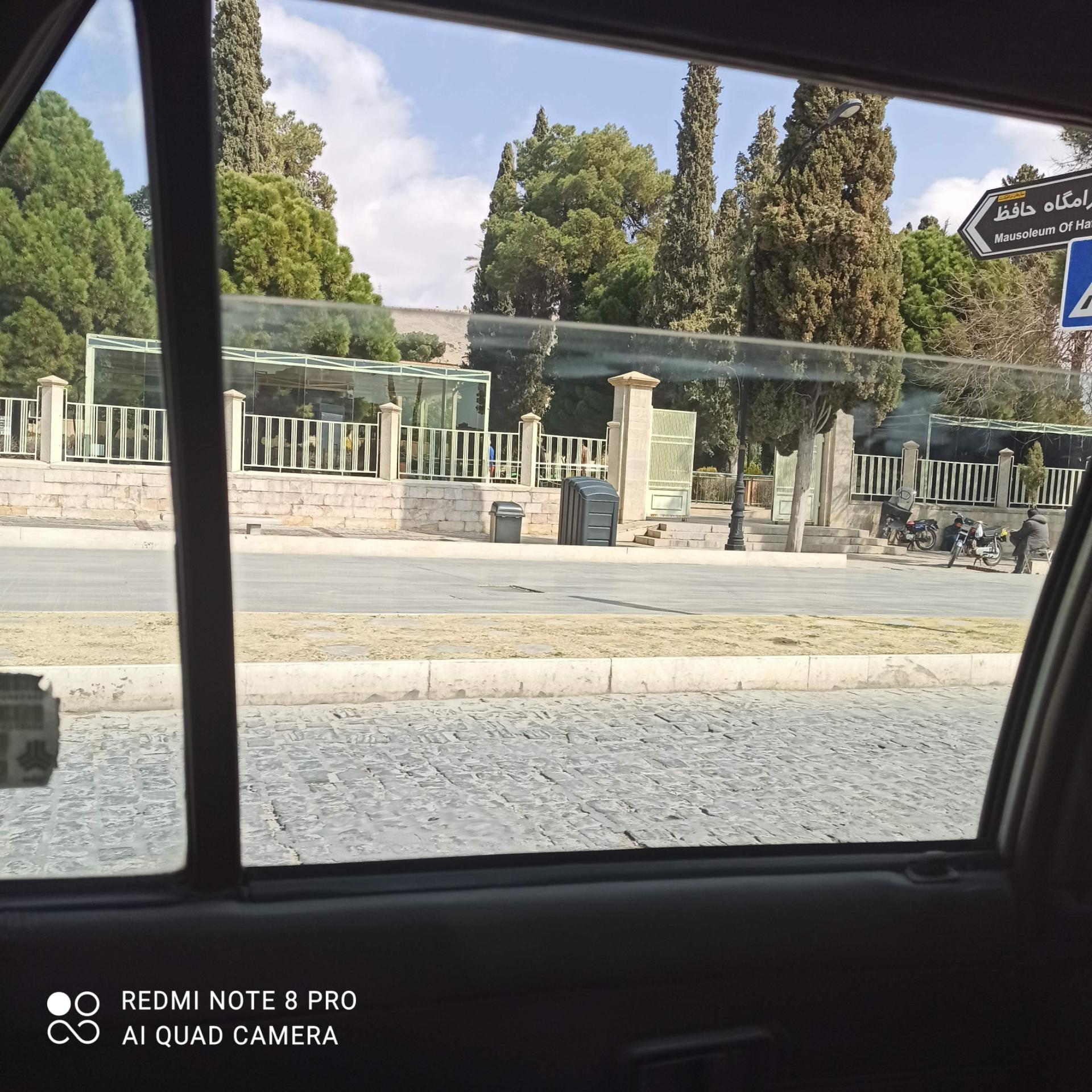 عکس ایستگاه اتوبوس چهارراه حافظیه
