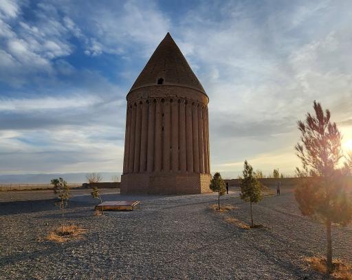 عکس برج رادکان
