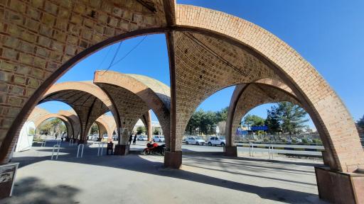 عکس سردر تاریخی دانشگاه کرمان