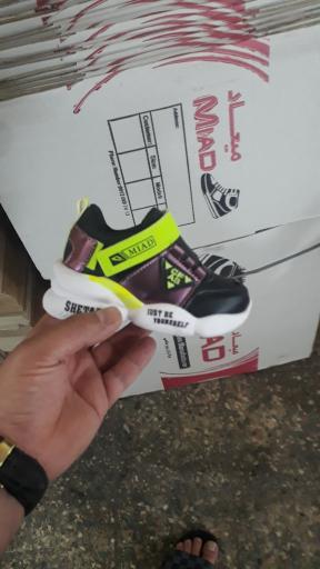 عکس تولیدی کفش اسپرت میعاد