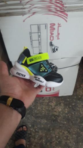 عکس تولیدی کفش اسپرت میعاد