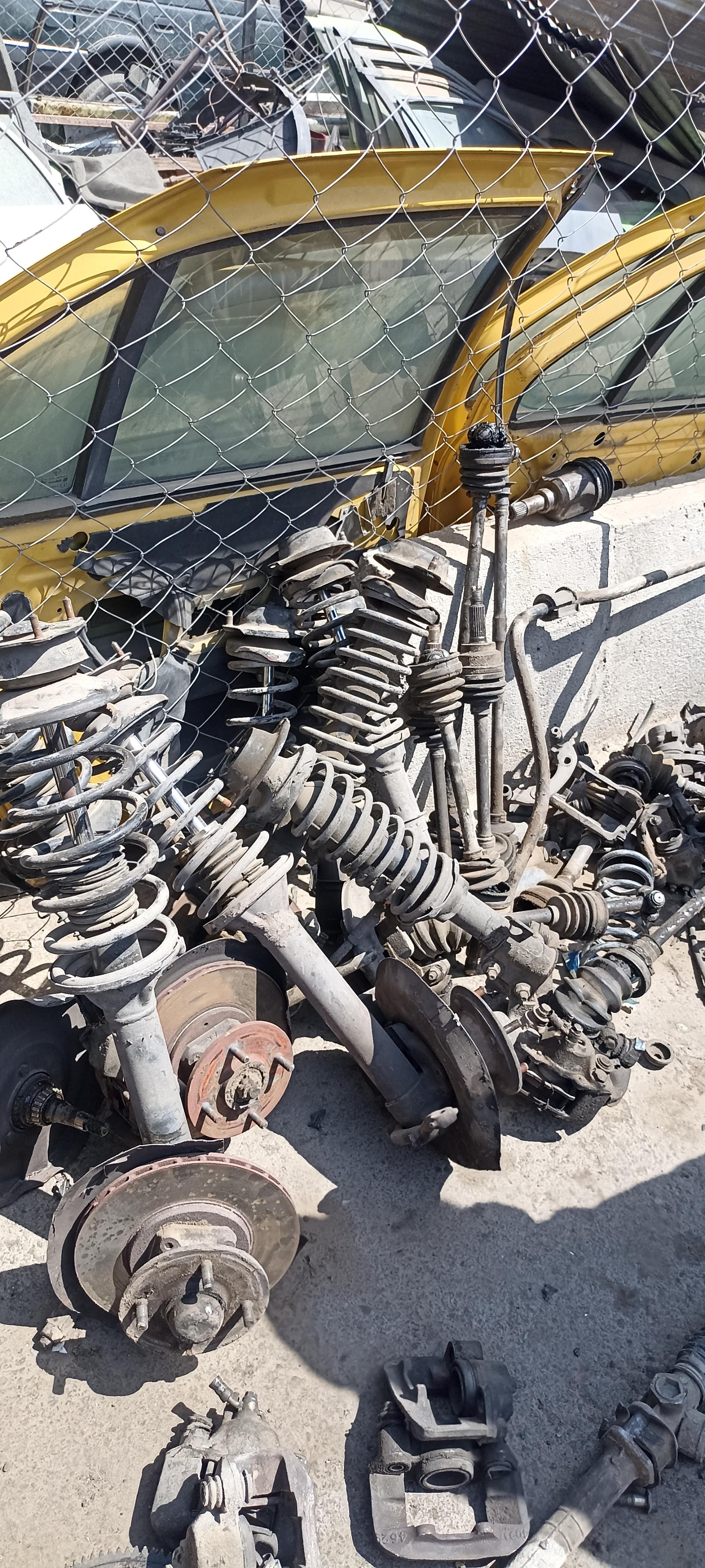 عکس فروشگاه استوک یدک برادران فریاد