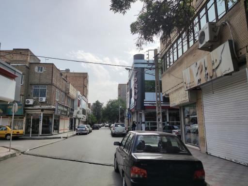 عکس بازار عمده و تک فروشان کیف و کفش مشهد