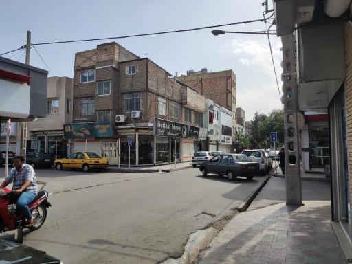 عکس بازار عمده و تک فروشان کیف و کفش مشهد