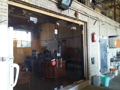 عکس بار فروشی حاج امیر سحرخوان