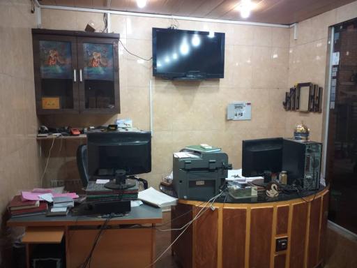 عکس بار فروشی حاج امیر سحرخوان