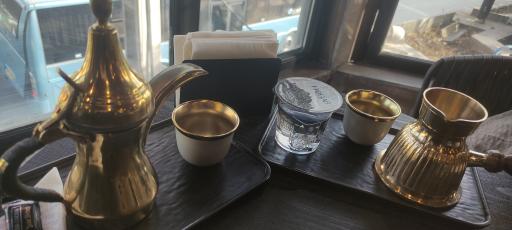 عکس کافه عربی حافل