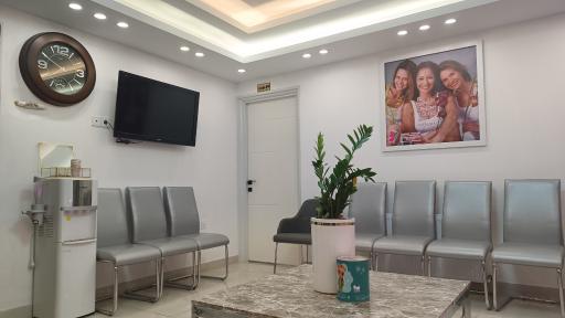 عکس دکتر سمیه ثقفی راد(زنان و زایمان)