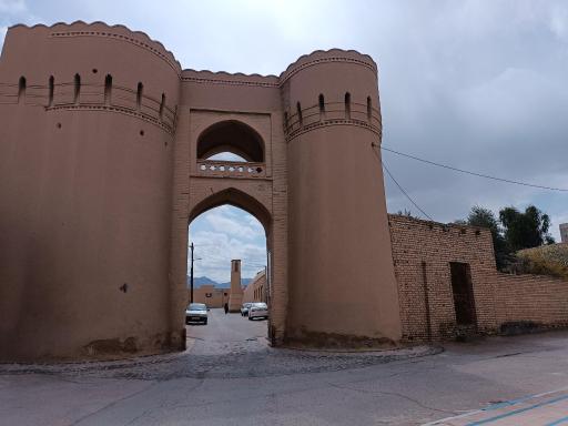 عکس دروازه عقدا