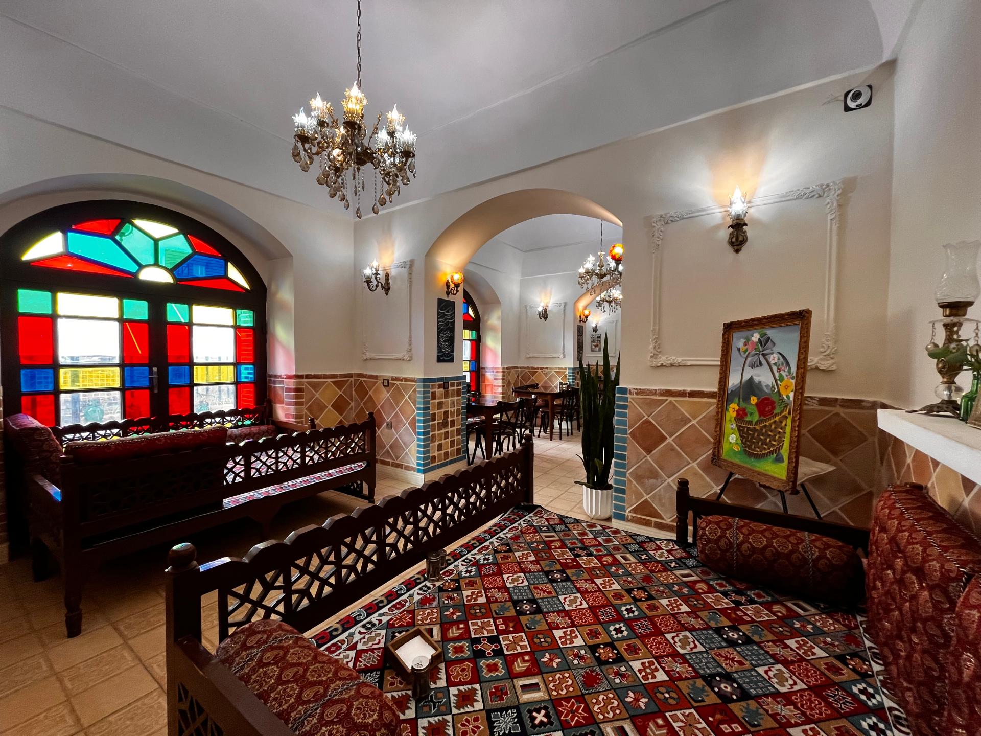 عکس رستوران و کافه سنتی دیگ مسی