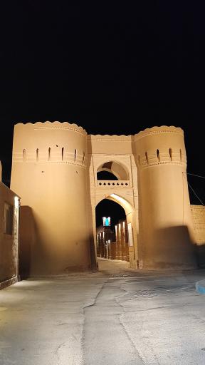 عکس دروازه عقدا