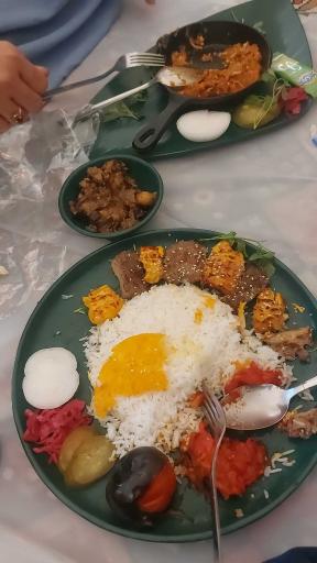 عکس رستوران و کافه سنتی دیگ مسی