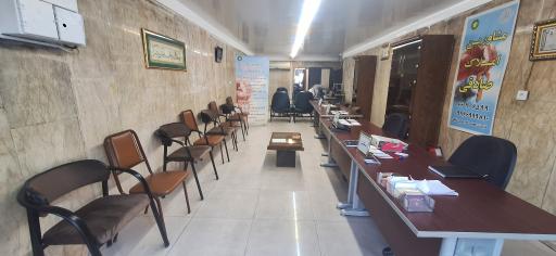 عکس مشاورین املاک صادقی