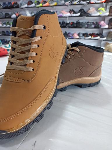 عکس کفش علی اکبر سیاوشی