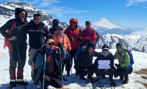 عکس قله ساکا 