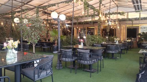 رستوران آهور