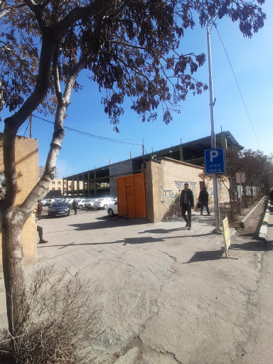 عکس پارکینگ عمومی پاسداران