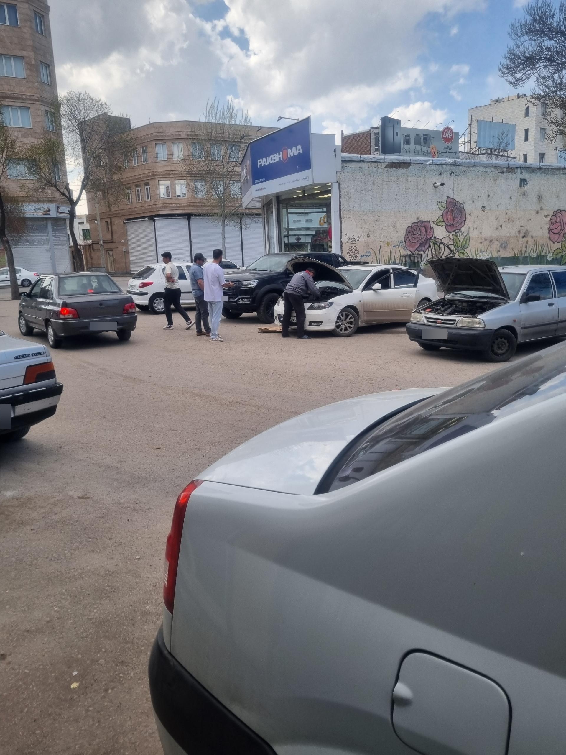 عکس تعمیرات برق خودرو فرامرز