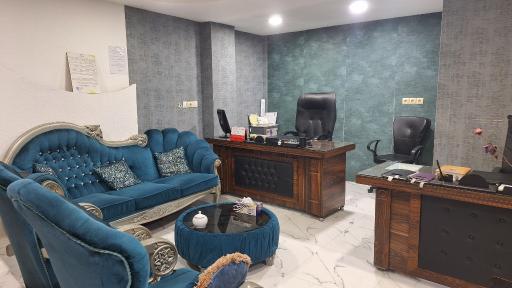 عکس مشاور املاک بهادران