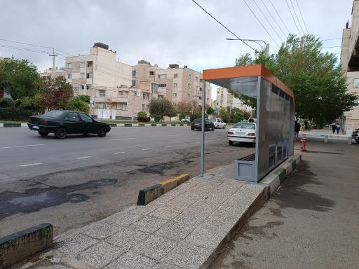 عکس ایستگاه اتوبوس پمپ بنزین سفیر
