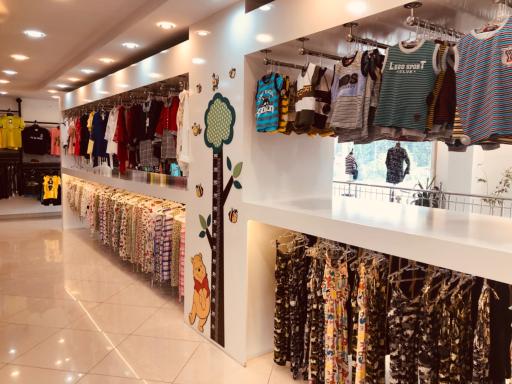 عکس فروشگاه پوشاک خانواده صادقیان