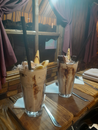 عکس کافه پنجره اصفهان