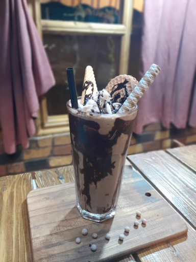 عکس کافه پنجره اصفهان