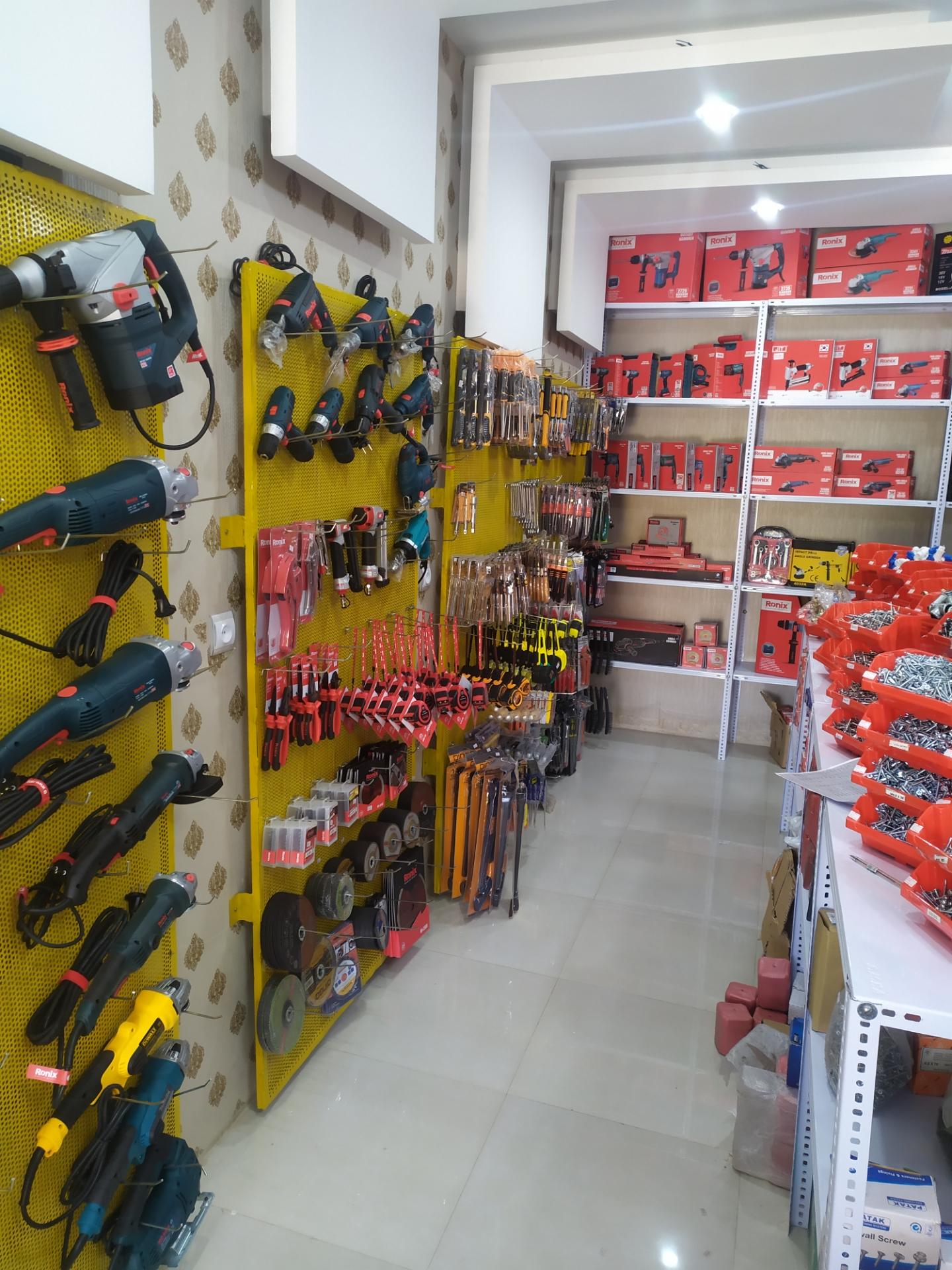 عکس فروشگاه ابزار زاگرس