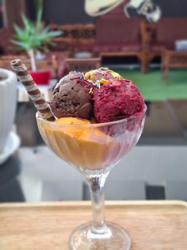 عکس باشگاه گیم و بیلیارد فلاطوری