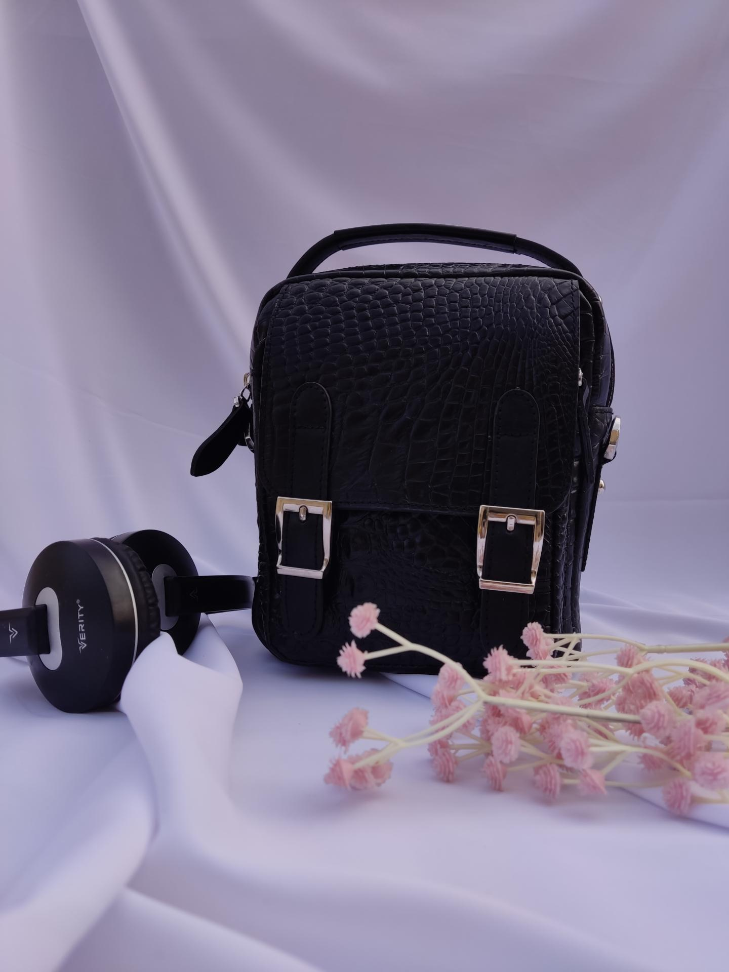 عکس فروشگاه چرم زمان