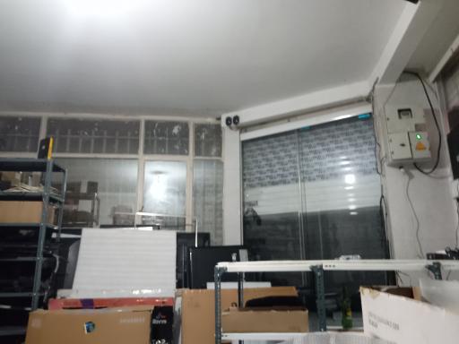 عکس تعمیر تلویزیون اورژانس تی وی