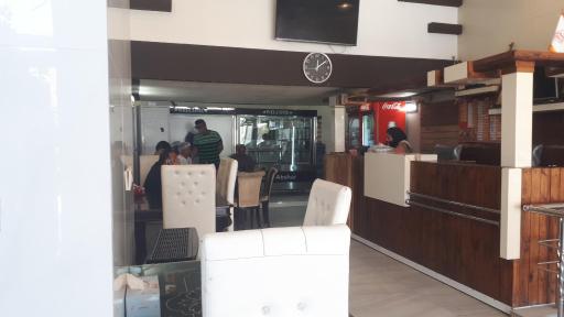 عکس رستوران آبشار