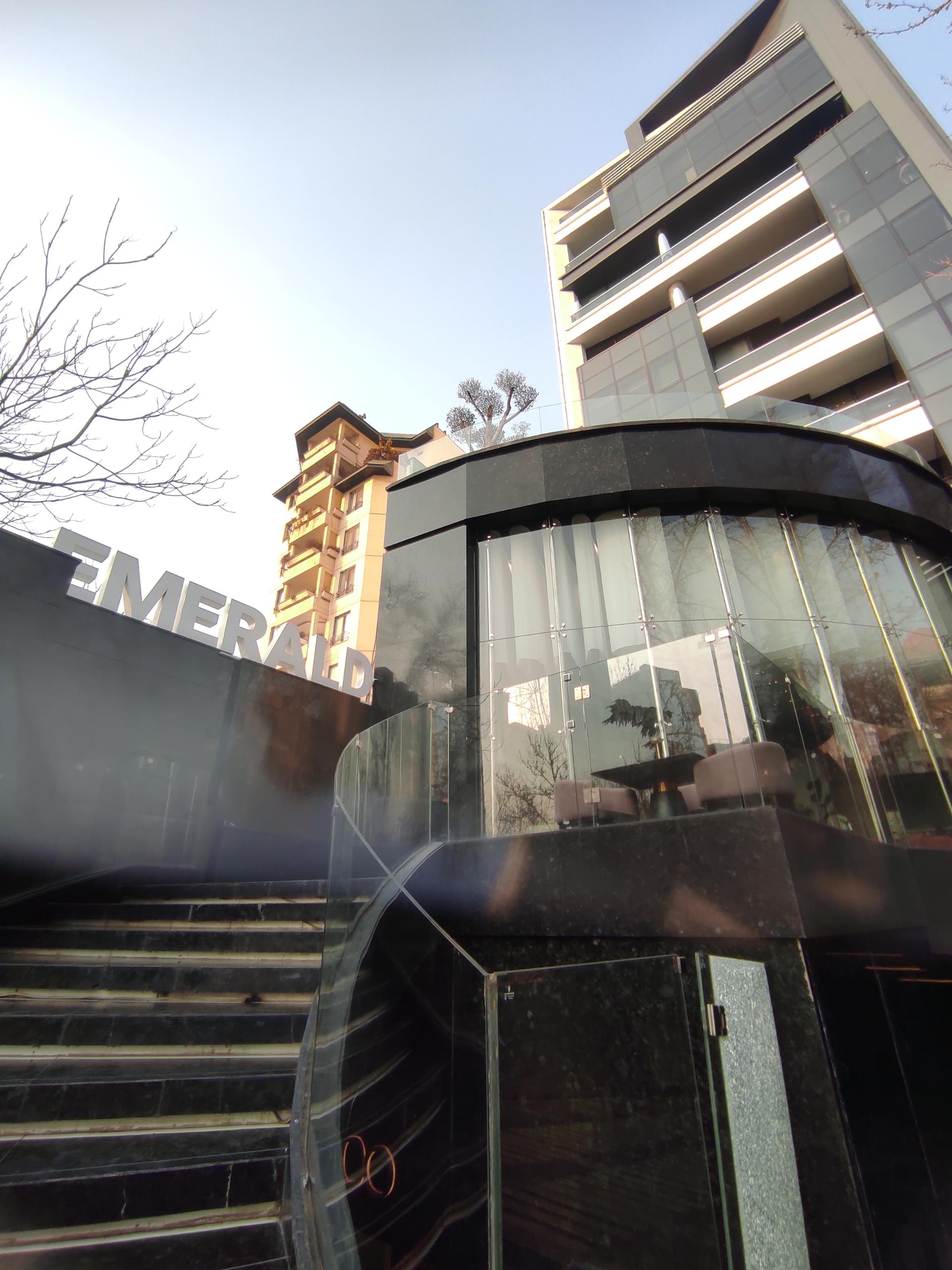 عکس ساختمان امرالد