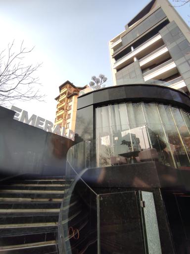 عکس ساختمان امرالد