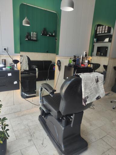 عکس پیرایش امید