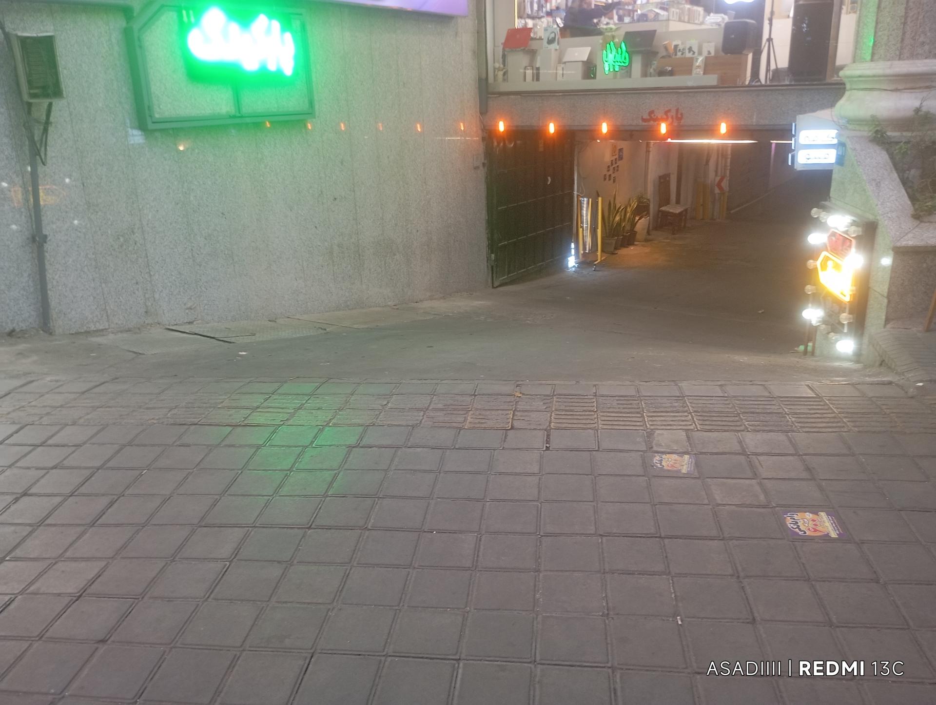 عکس پارکینگ پارس