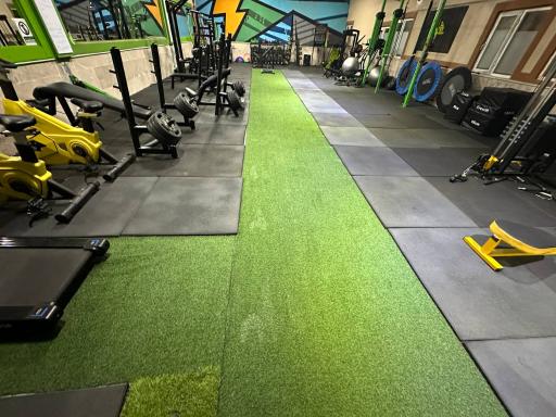 عکس مجموعه ورزشی ایوا 