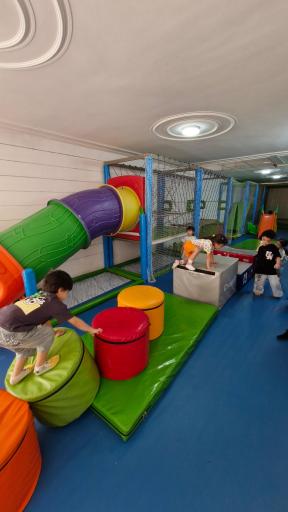 مهدکودک انیشتین