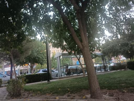 عکس ایستگاه اتوبوس میدان حجاب