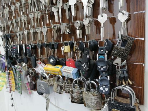 عکس خدمات قفل کلید شیرازی