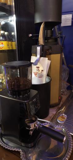 عکس کافی شاپ دوستان دلاو