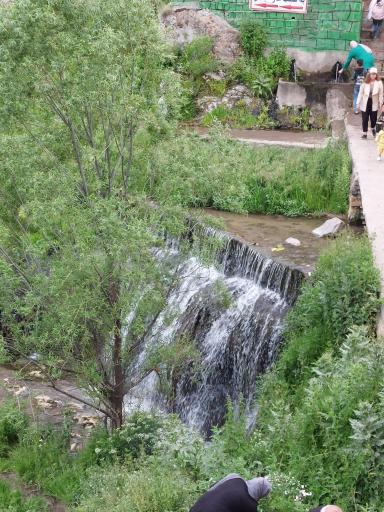 عکس چشمه آب گازدار