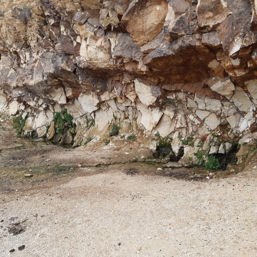 عکس چشمه آب گازدار