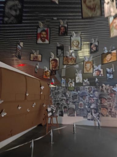 عکس باغ موزه انقلاب اسلامی و دفاع مقدس