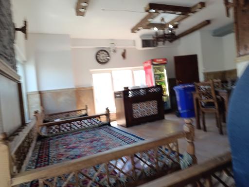 عکس جگرکی زیر آسمان شهر